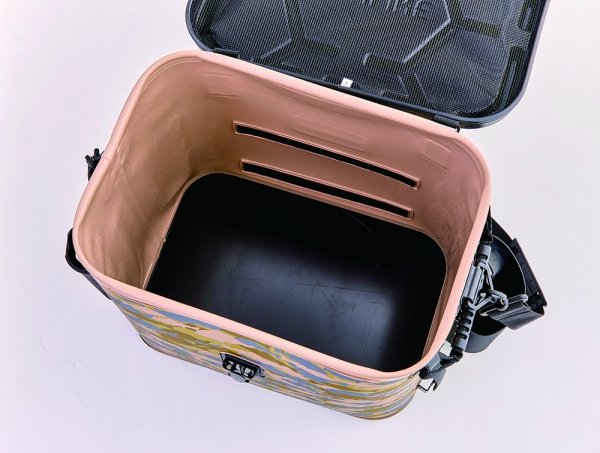 画像12: (28%引) サンライン ボートタックルバッグ SFB-0647 ブラック ライトグレー フィッシュカモ フィッシング 道具入れ コマセ入れ 磯釣り 鮎 船 ルアー 釣具 (2026年新製品予約5月発売)