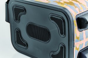 画像9: (28%引) サンライン ボートタックルバッグ SFB-0647 ブラック ライトグレー フィッシュカモ フィッシング 道具入れ コマセ入れ 磯釣り 鮎 船 ルアー 釣具 (2026年新製品予約5月発売) (9)